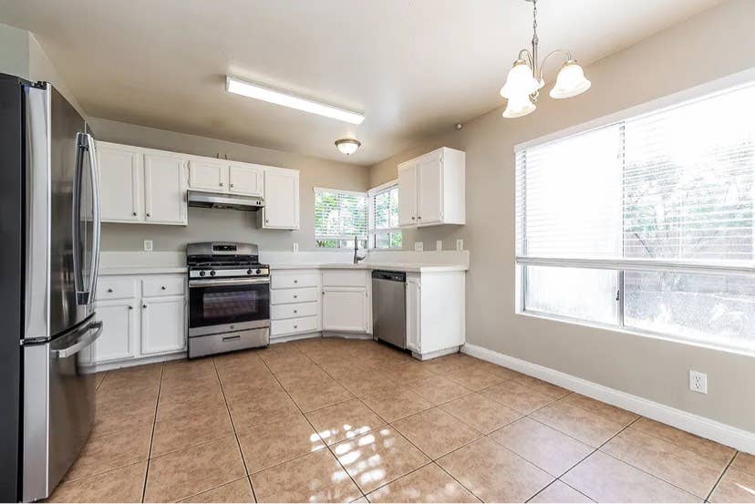 BEAUTIFUL HOUSE FOR RENT 🏡