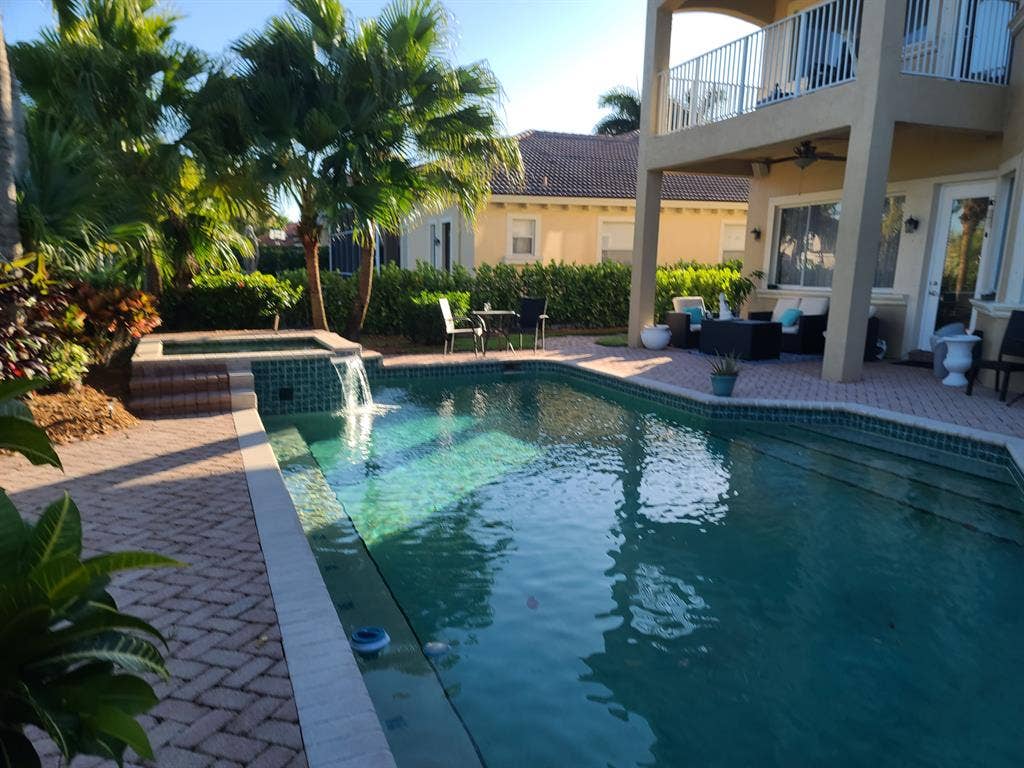 Room for rent in Coral Springs