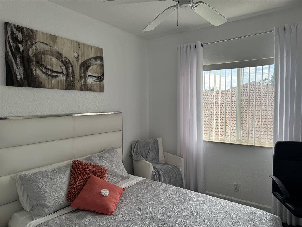 Room for rent in Coral Springs