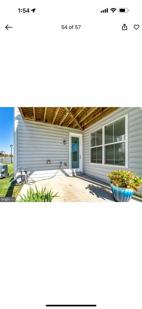 Private Ground-Level Room