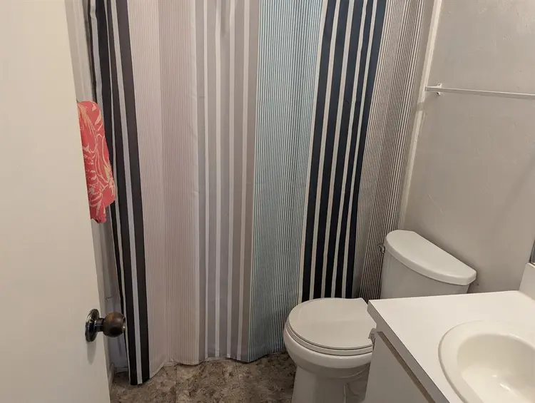 Nice bath close to UF/Shands