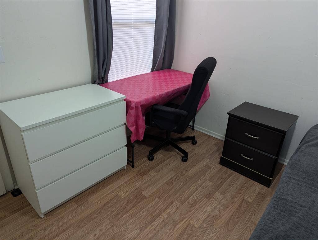 Nice bath close to UF/Shands