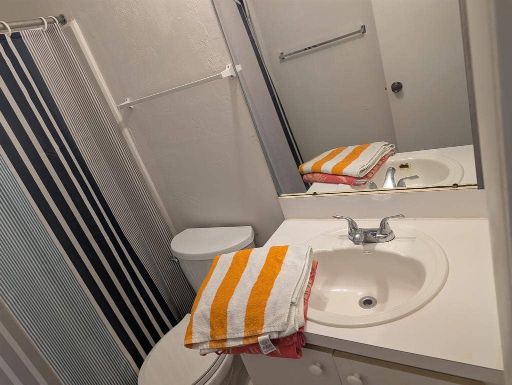 Nice bath close to UF/Shands