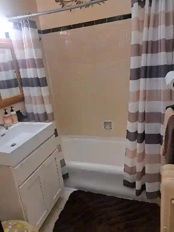 Bright, Spacious, Furnished Room