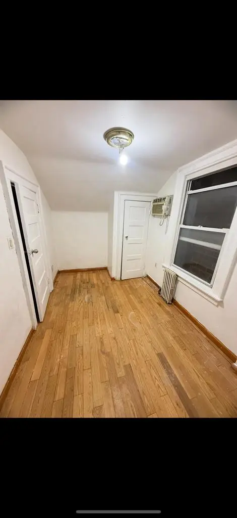 Room for rent near 7 train -