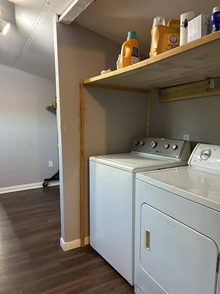 Creator House - Female Roommates