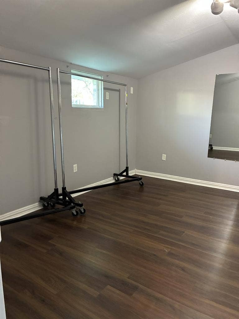 Creator House - Female Roommates