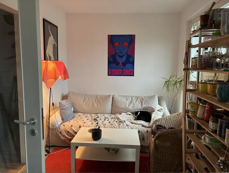 room in 2-room appartment