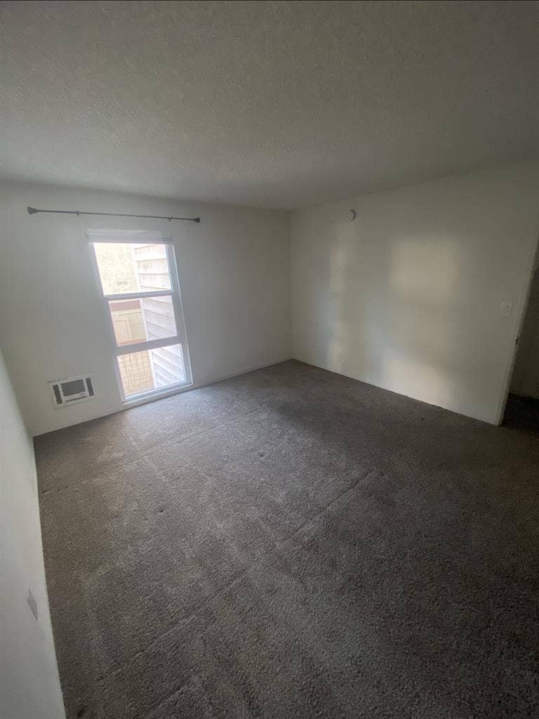Large Bedroom in Sherman Oaks!