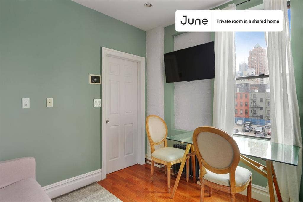 2 BR in New York City