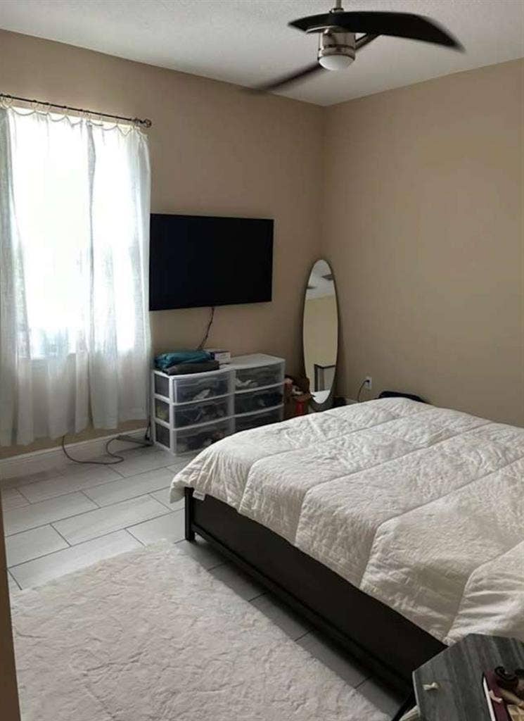 Large clean room private bathroom