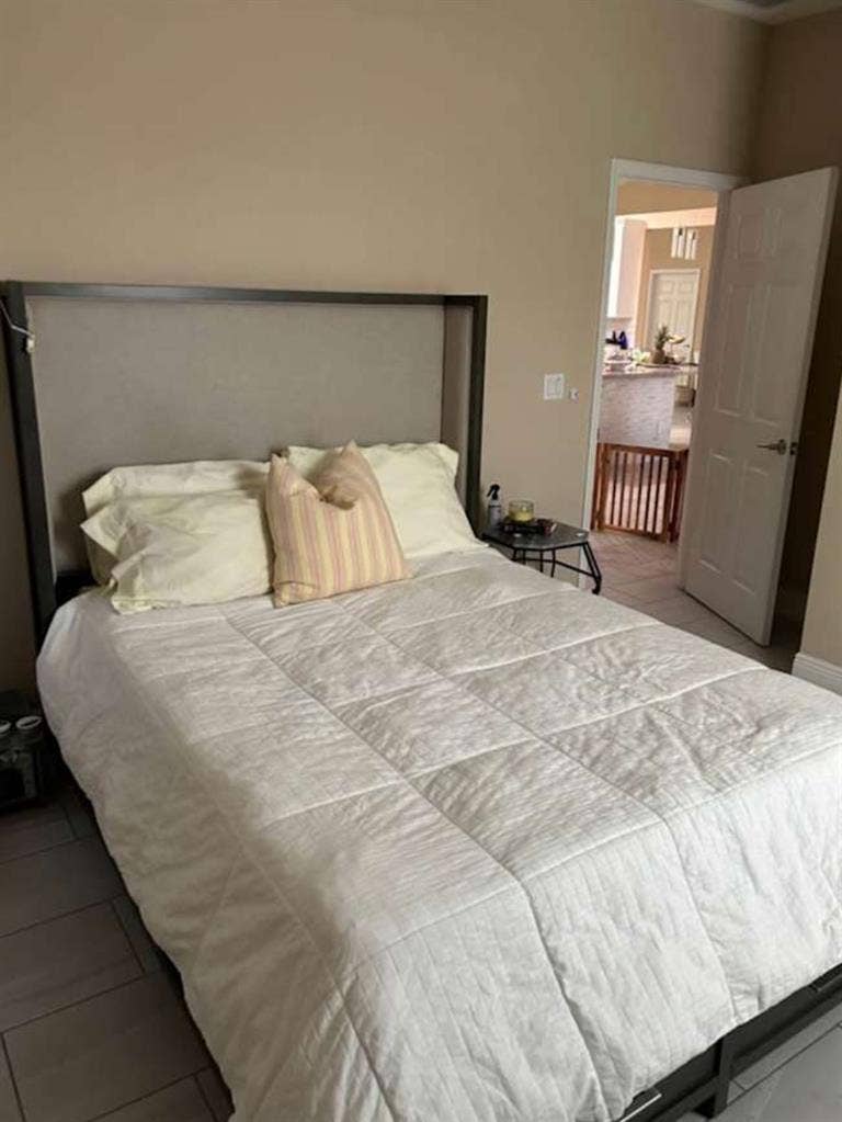 Large clean room private bathroom