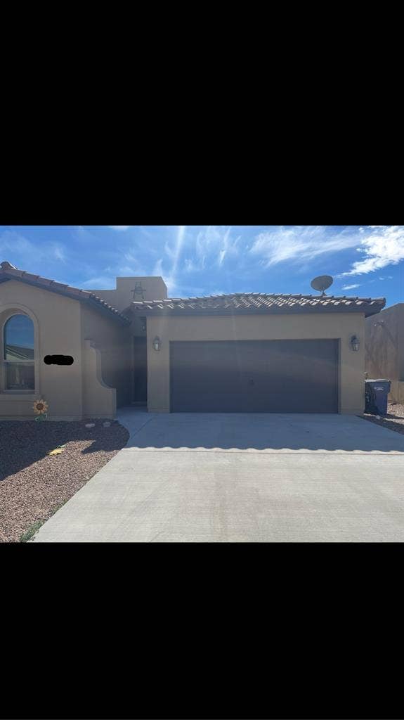 Female Roommate Far East EP