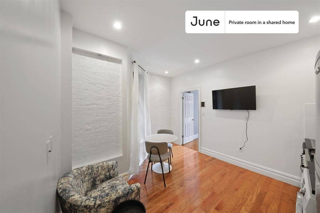 2 BR in New York City