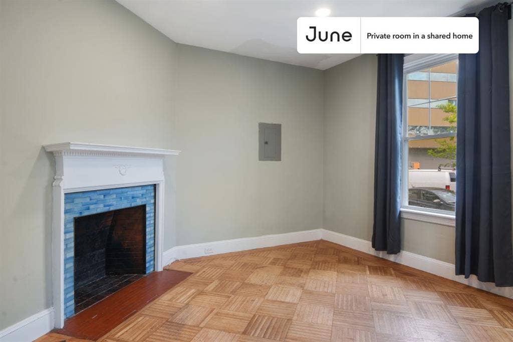 7 BR in Boston