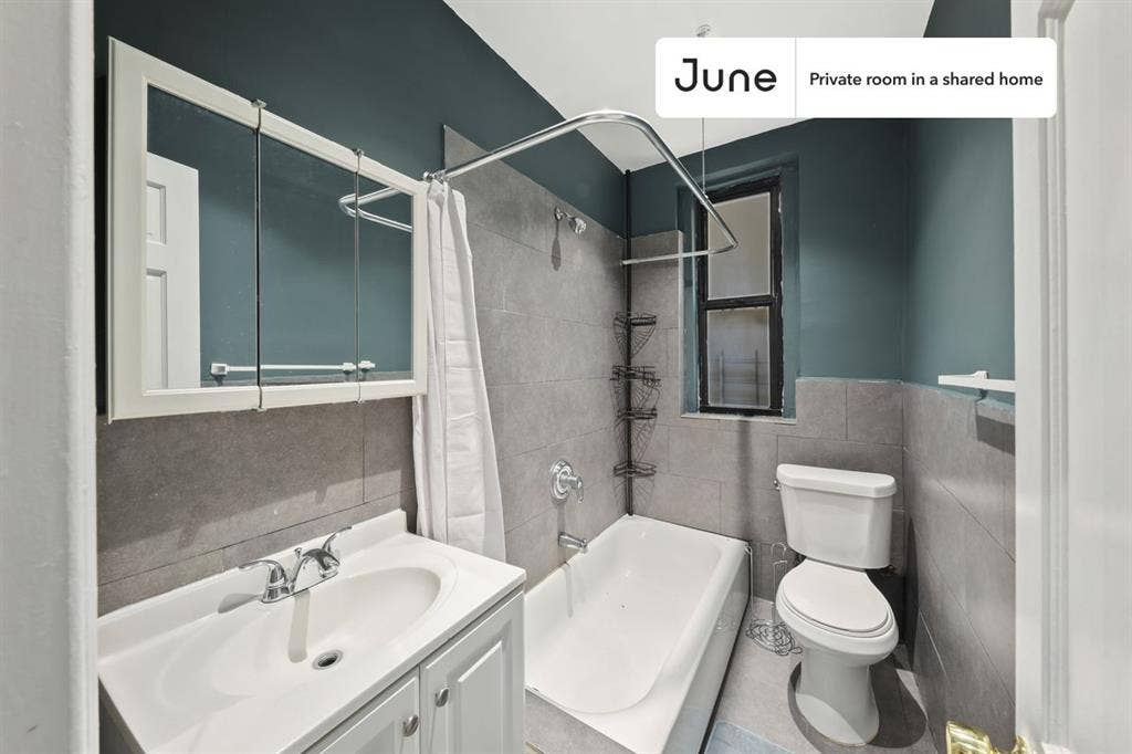 2 BR in New York City