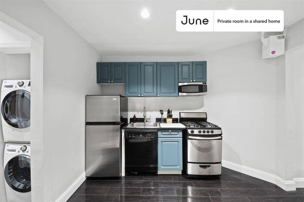 2 BR in New York City