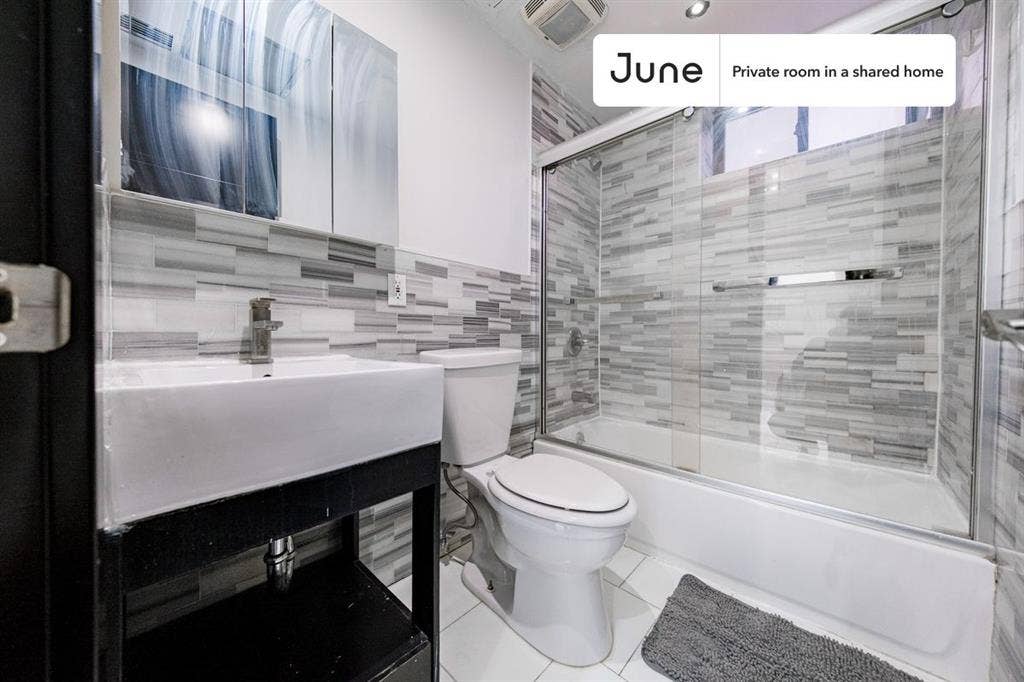 4 BR in New York City