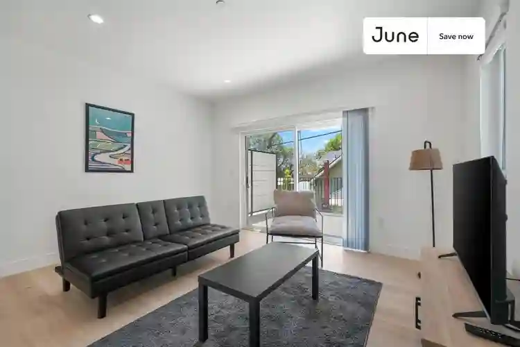 4 BR in Los Angeles