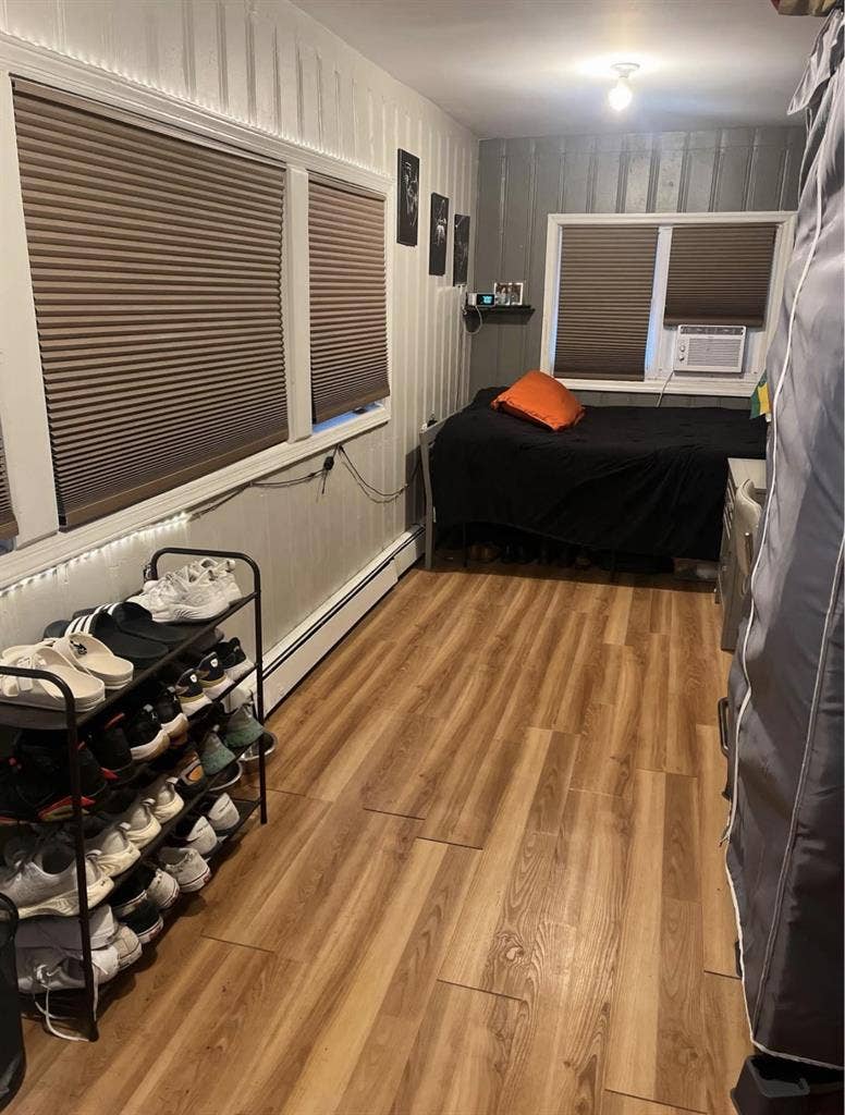 Beautiful room, available January 1