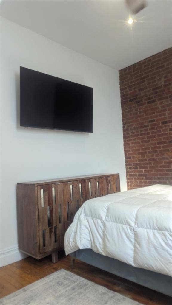 Manhattan Room -Kitchen Washr/Dryer