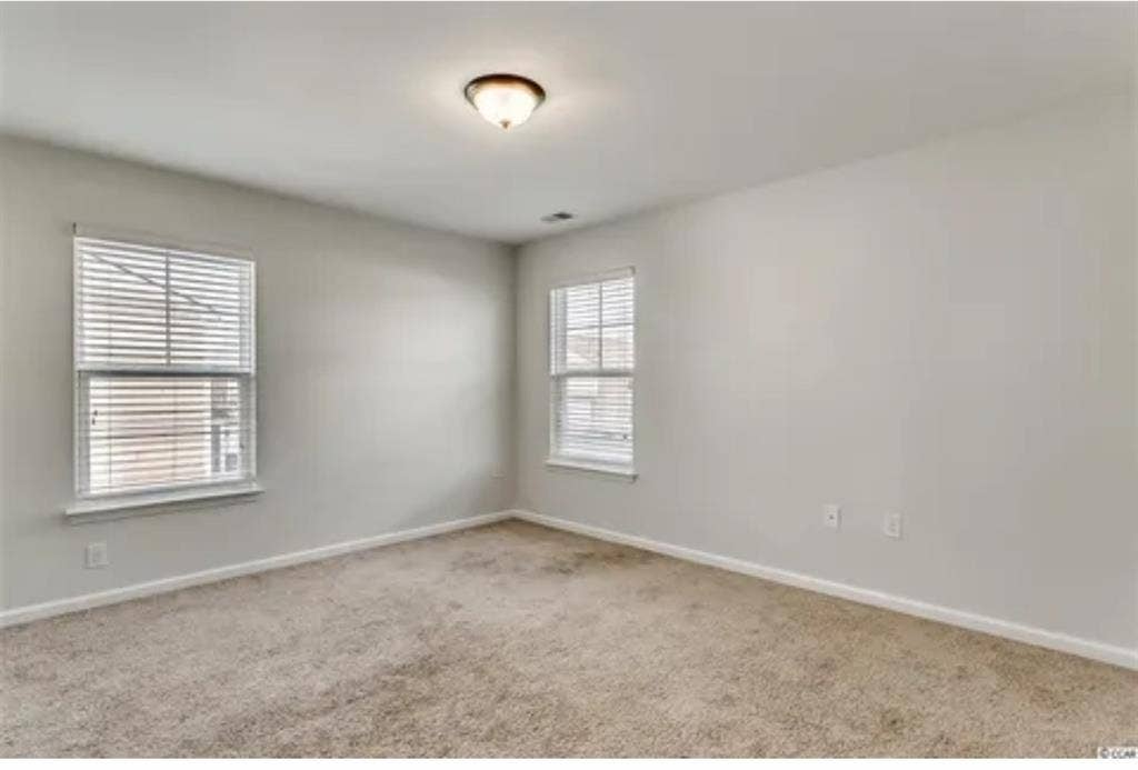 ROOM FOR RENT WITH GOOD ENERGY!