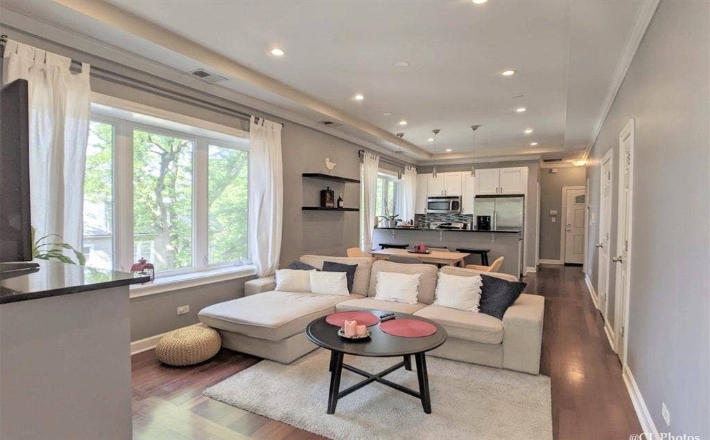 Looking for 1 roommatee