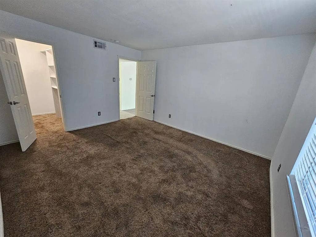 2 BR in Dallas