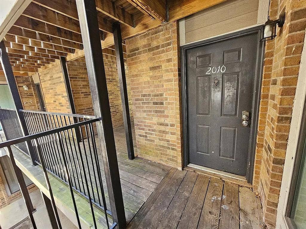 2 BR in Dallas