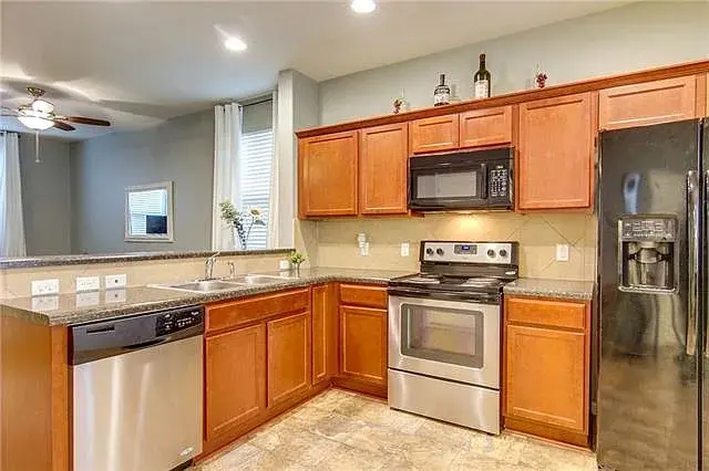 4 BR in Austin