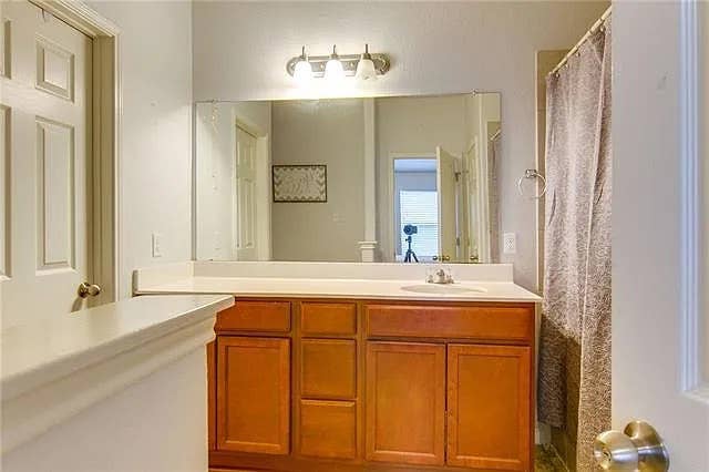 4 BR in Austin