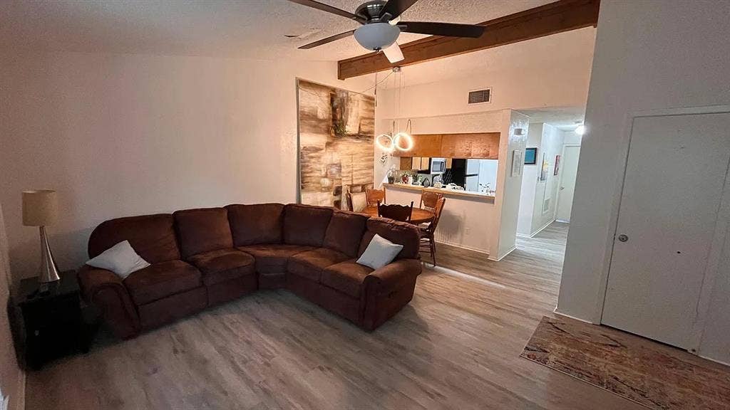 2 BR in Austin
