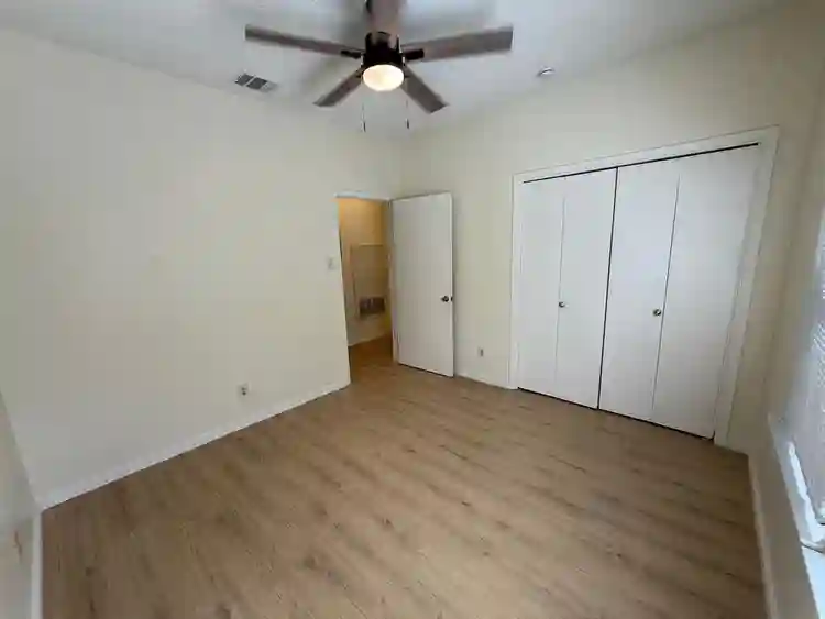2 BR in Austin