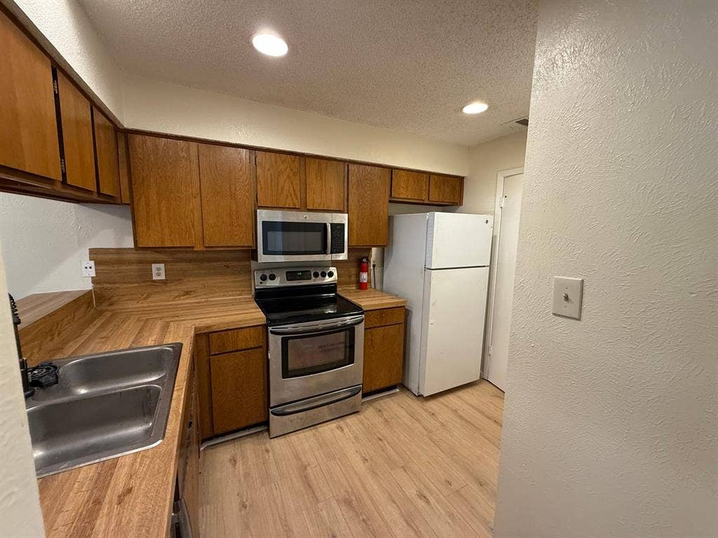 2 BR in Austin
