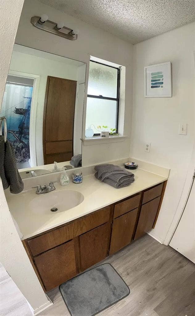 2 BR in Austin