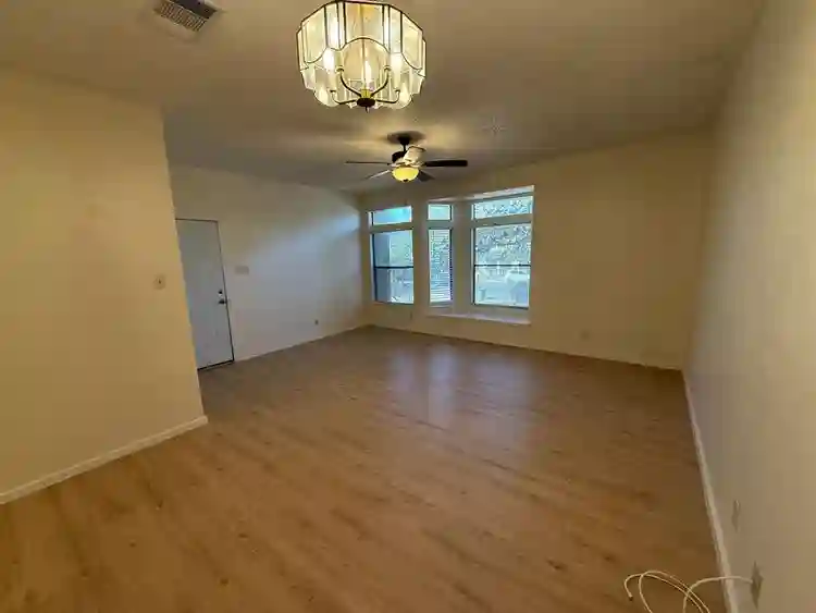 2 BR in Austin