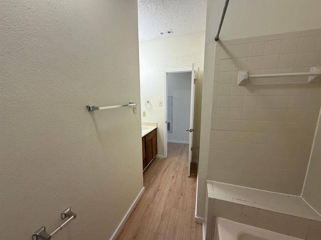 2 BR in Austin