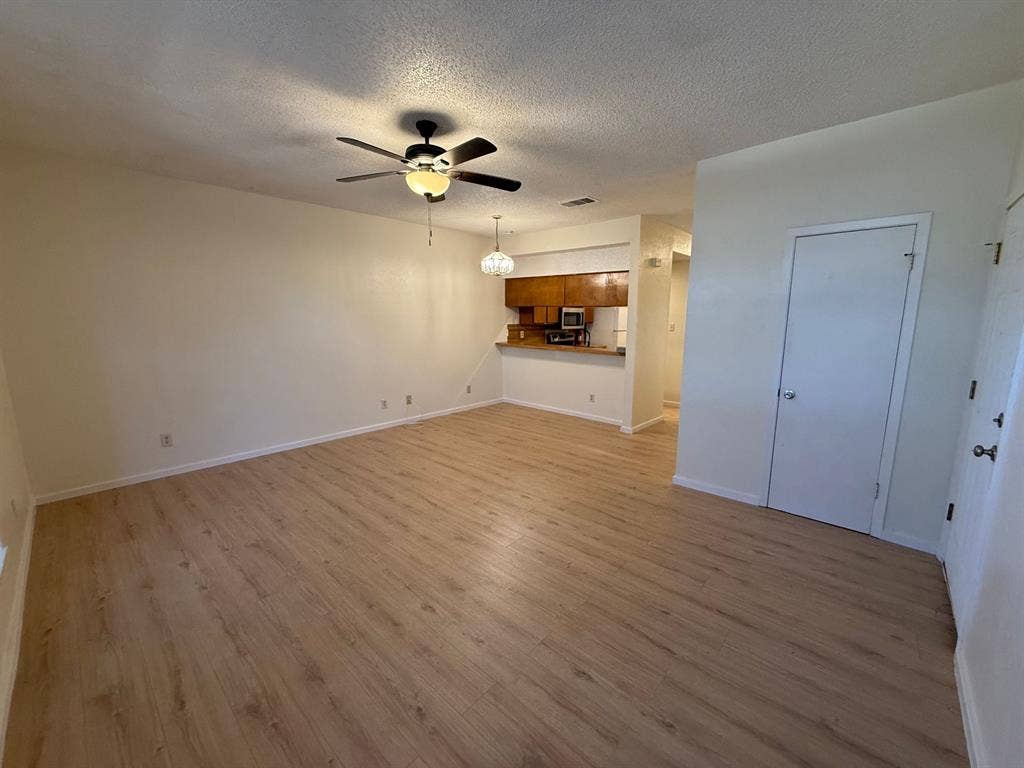 2 BR in Austin