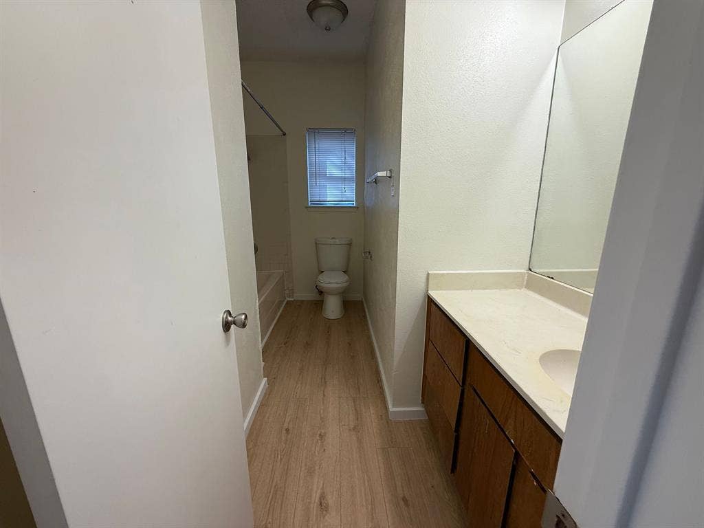 2 BR in Austin