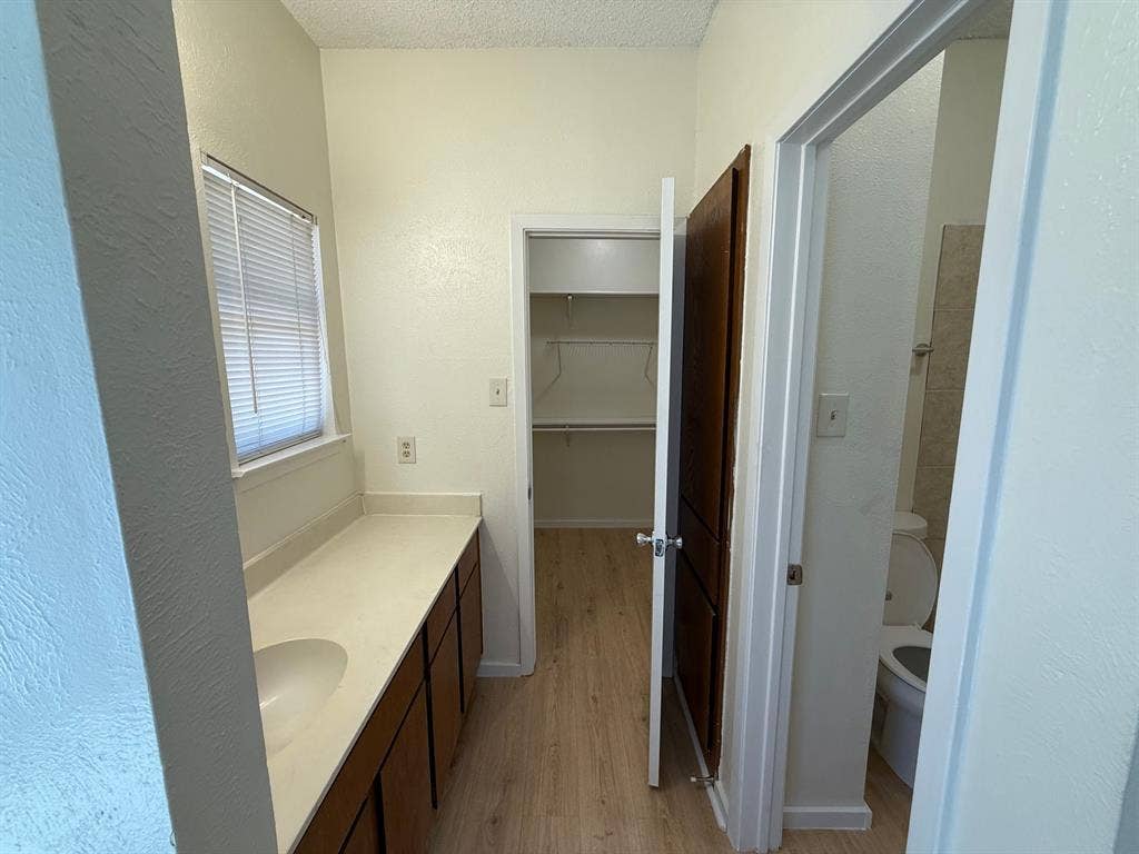2 BR in Austin