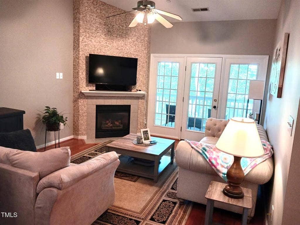 2 BR in Cary
