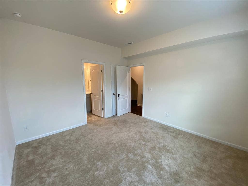 4 BR in Cary