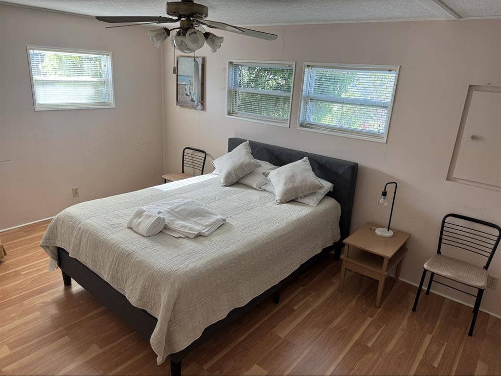 Room in charming mobile home