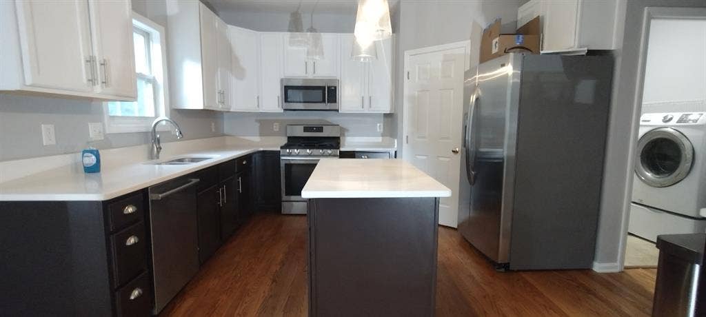 6 BR in Apex