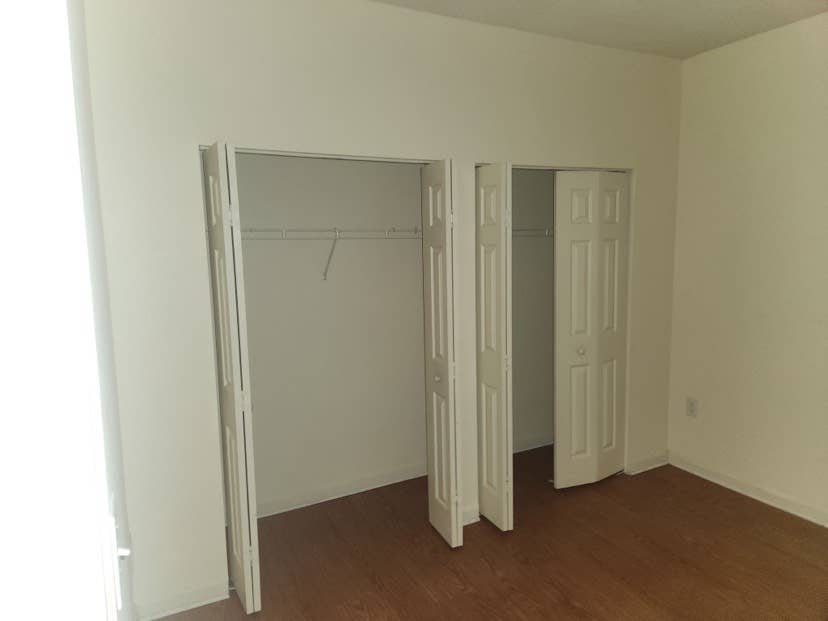 Room and bathroom available Jan 1st