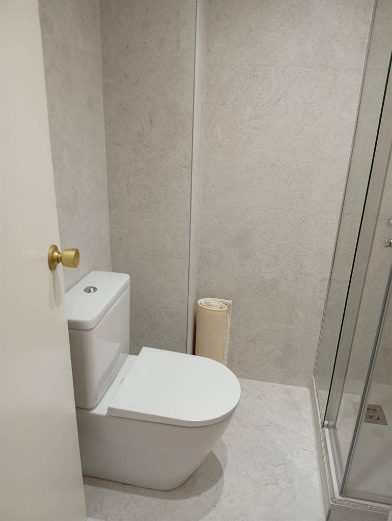 Hab para chicas con lavabo propio