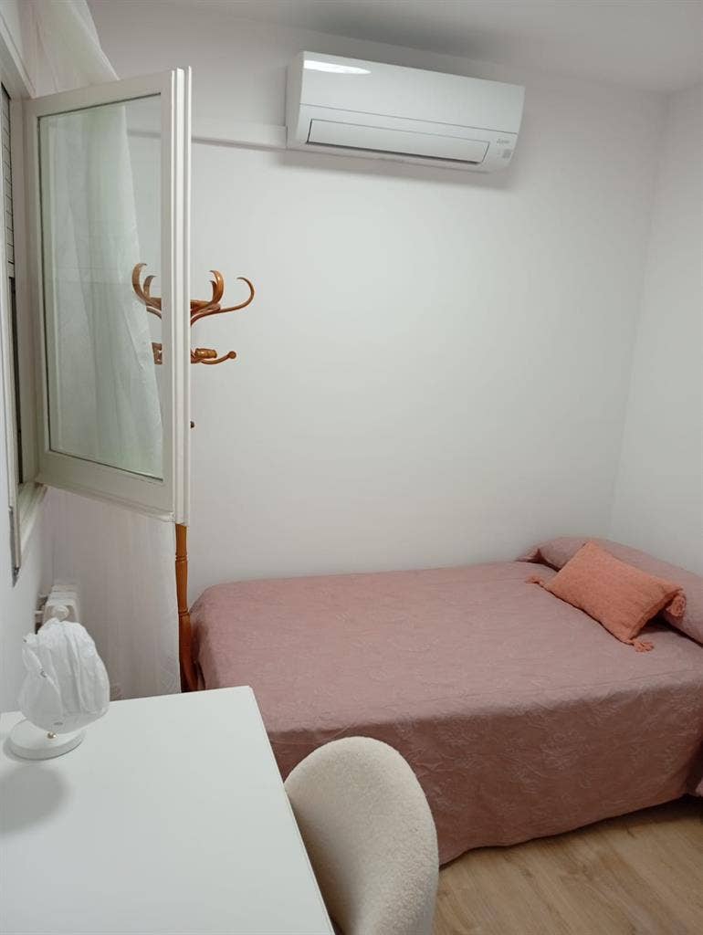 Hab para chicas con lavabo propio