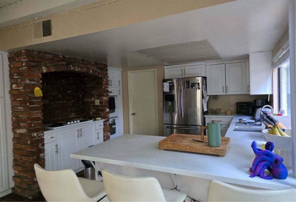 Room available for 4 bedroom house