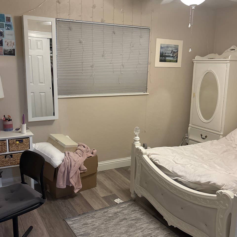 Room for rent female preferred