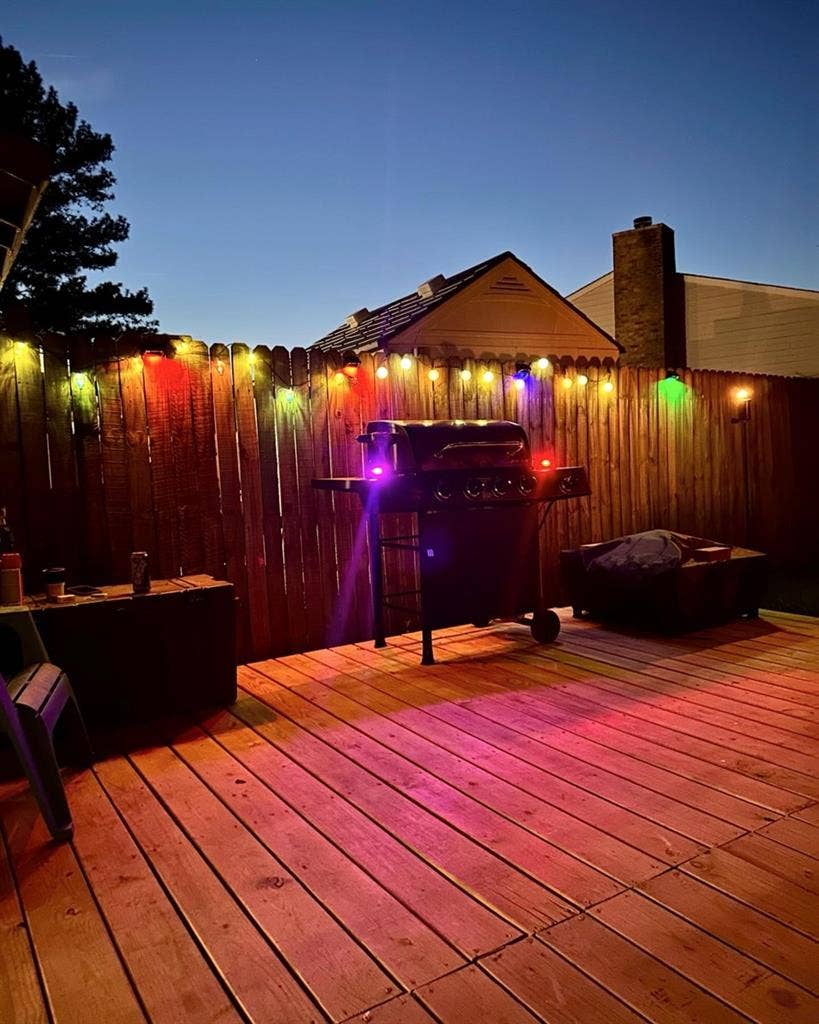 Lg room/private bath all utilities